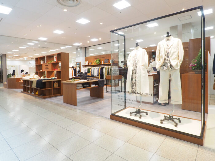 GRANDMA MAMA DAUGHTER