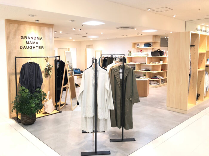 GRANDMA MAMA DAUGHTER