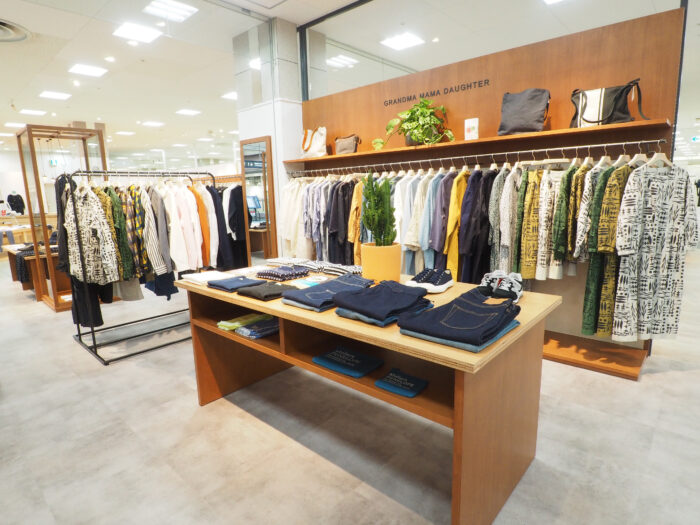 GRANDMA MAMA DAUGHTER