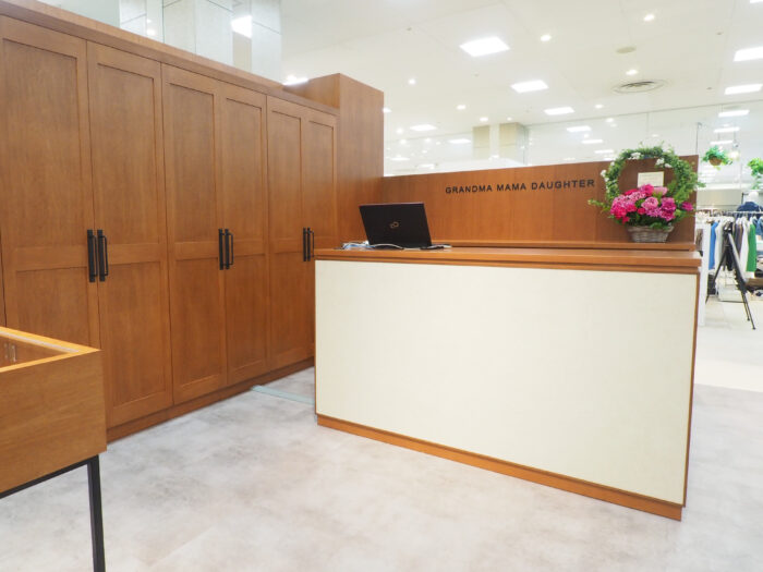 GRANDMA MAMA DAUGHTER