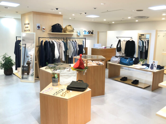 GRANDMA MAMA DAUGHTER